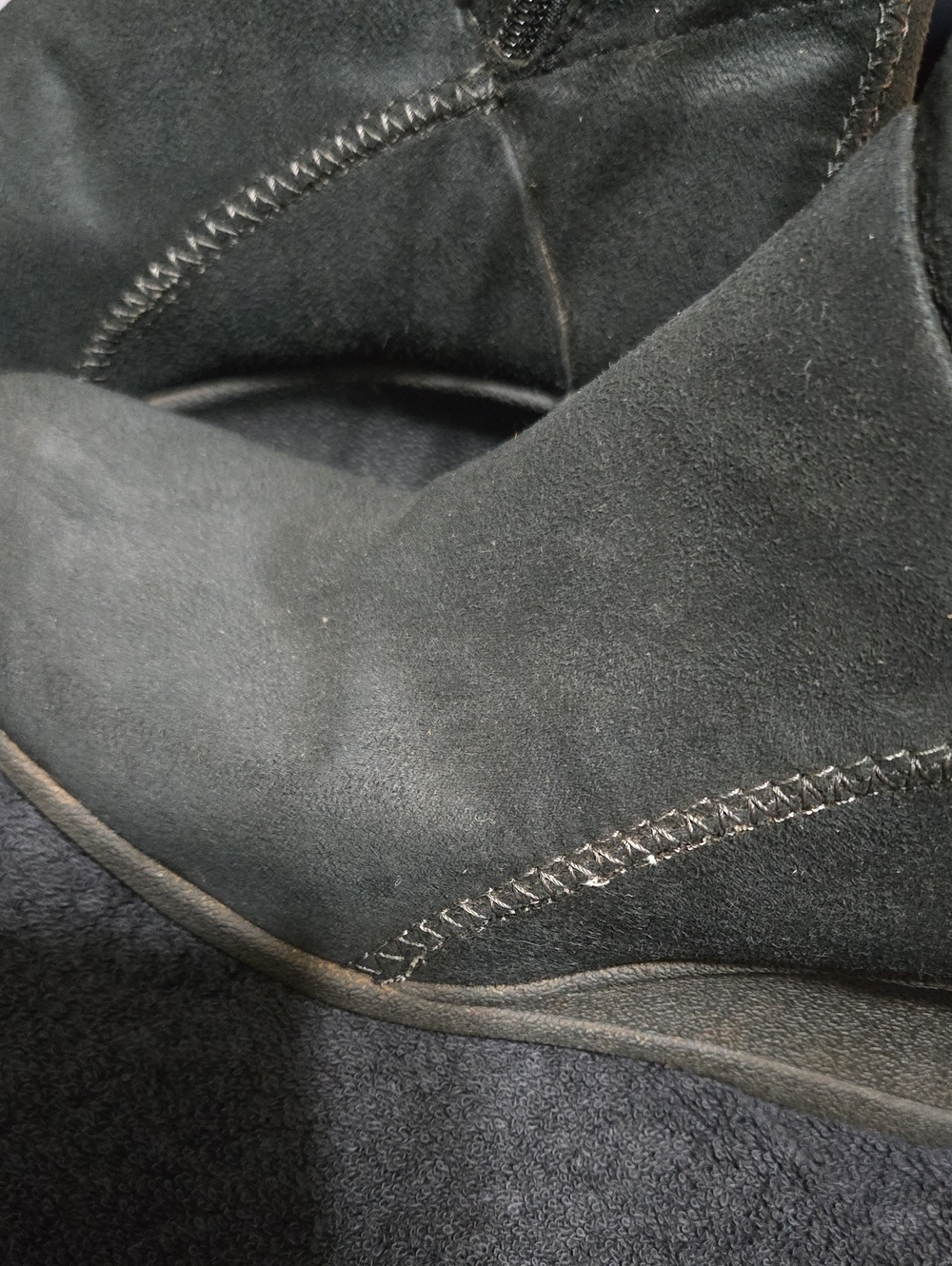Lower East Side Women's Black Faux-Fur Trim Suede Wedge Boots, Size 7.5 - Picture 15 of 16